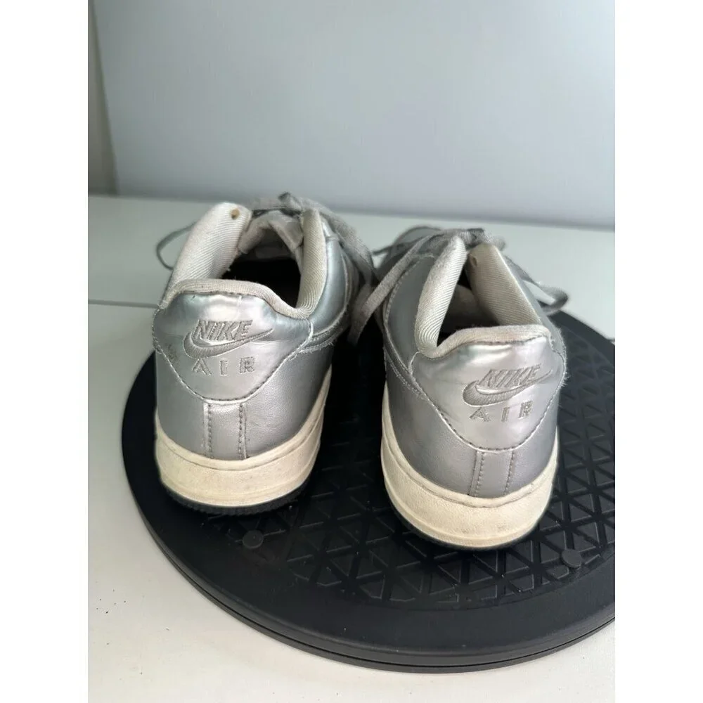 Nike Air Force 1 Low SE GS Girl's Sneakers Size 4.5Y Metallic Silver